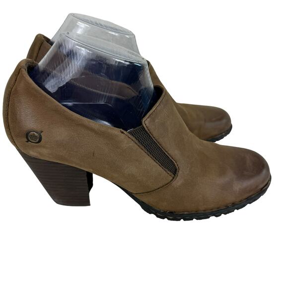 Born Gertrude Distressed Brown Leather Pull On Block Heel Booties Women's Sz 10 - Picture 3 of 12